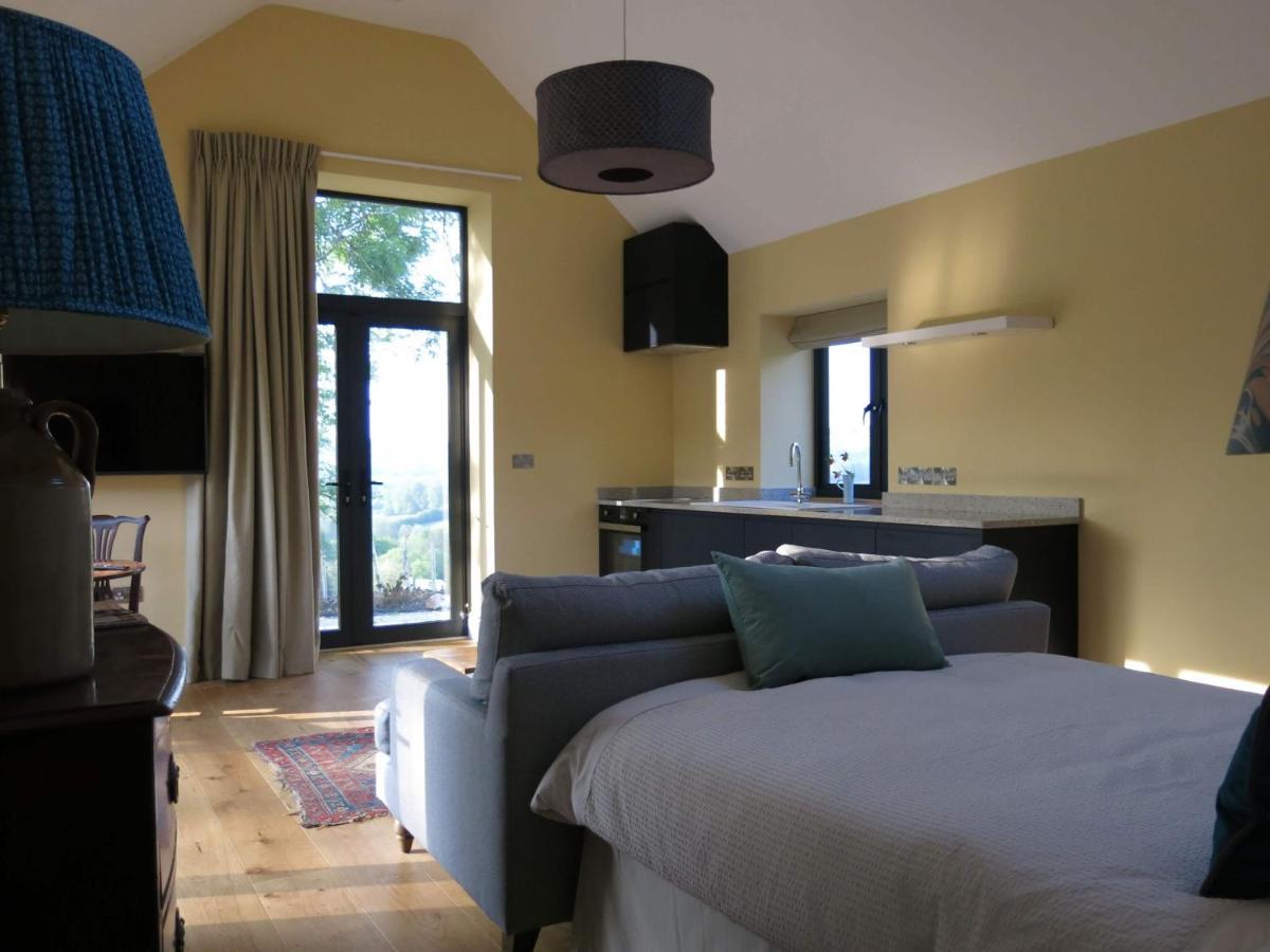 Meadow Barn Villa Axminster Bagian luar foto